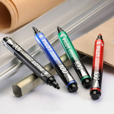 Permanent marker Pilot 400 obli vrh